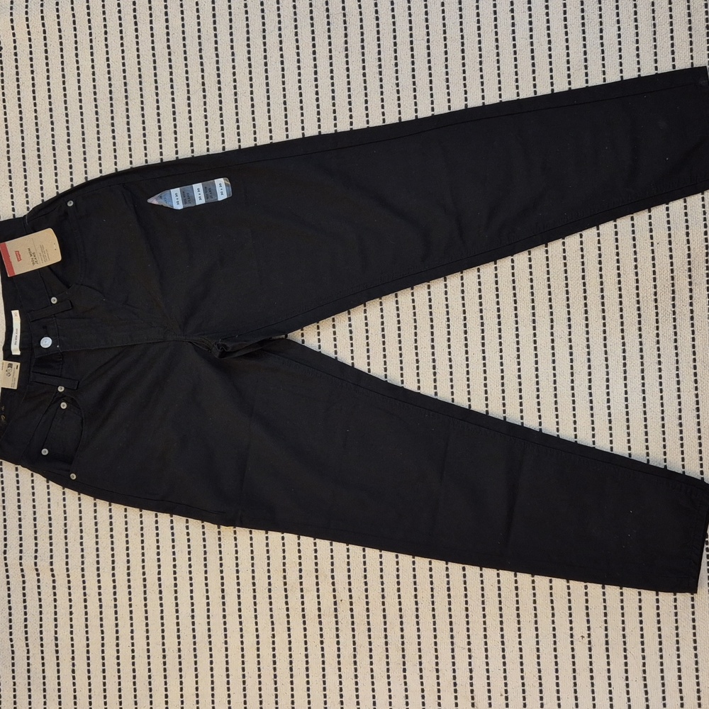 [NWT] Levi's Black '80s Mom Jeans 30×30